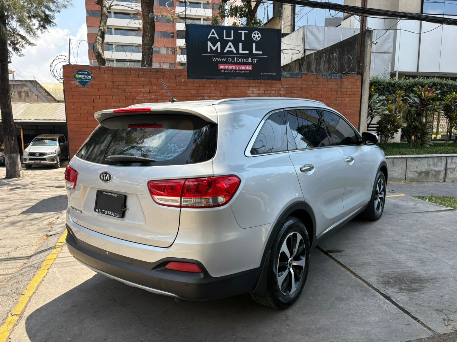 Kia-Sorento-EX-2016-658FYW (4)