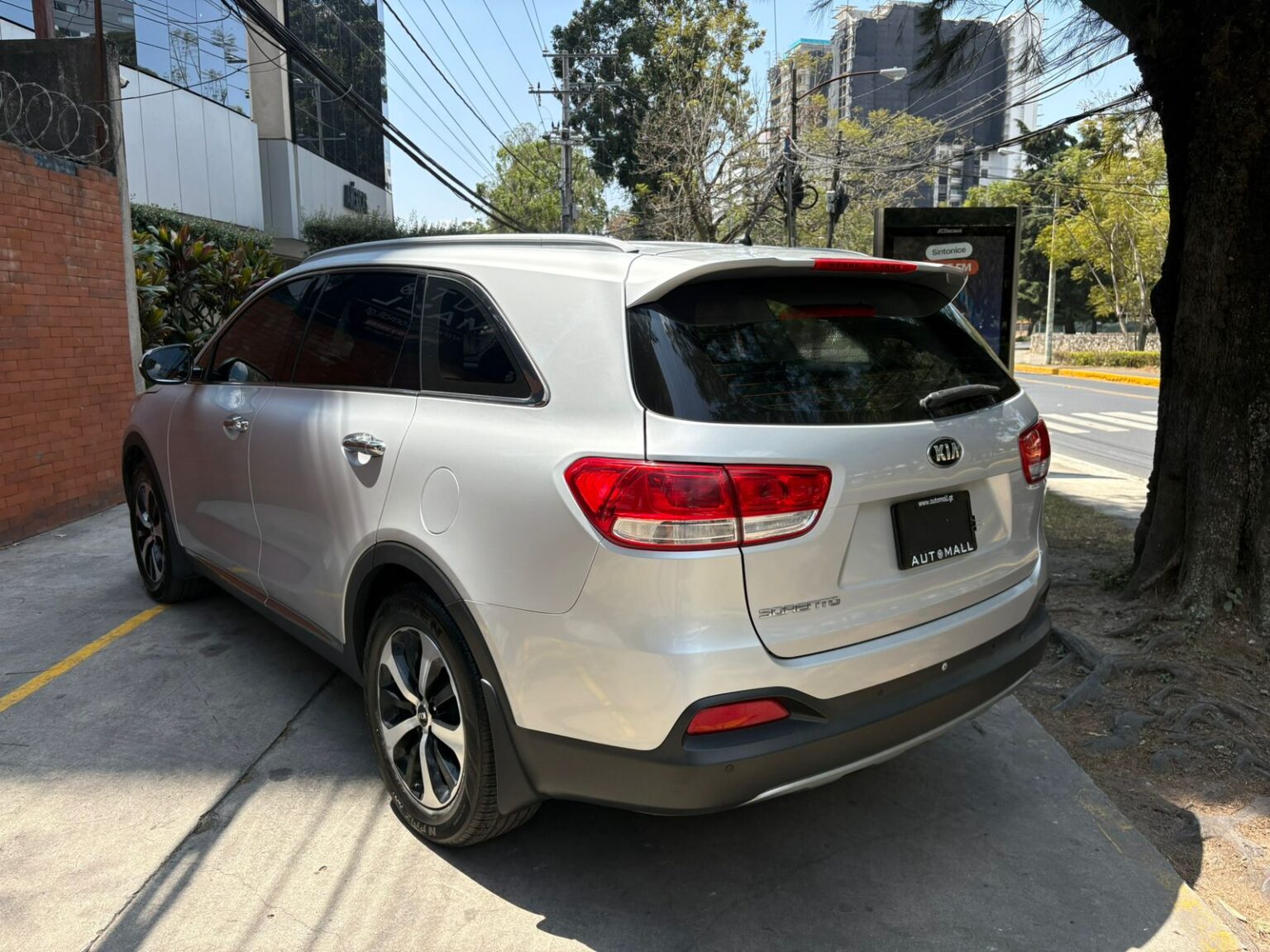 Kia-Sorento-EX-2016-658FYW (6)