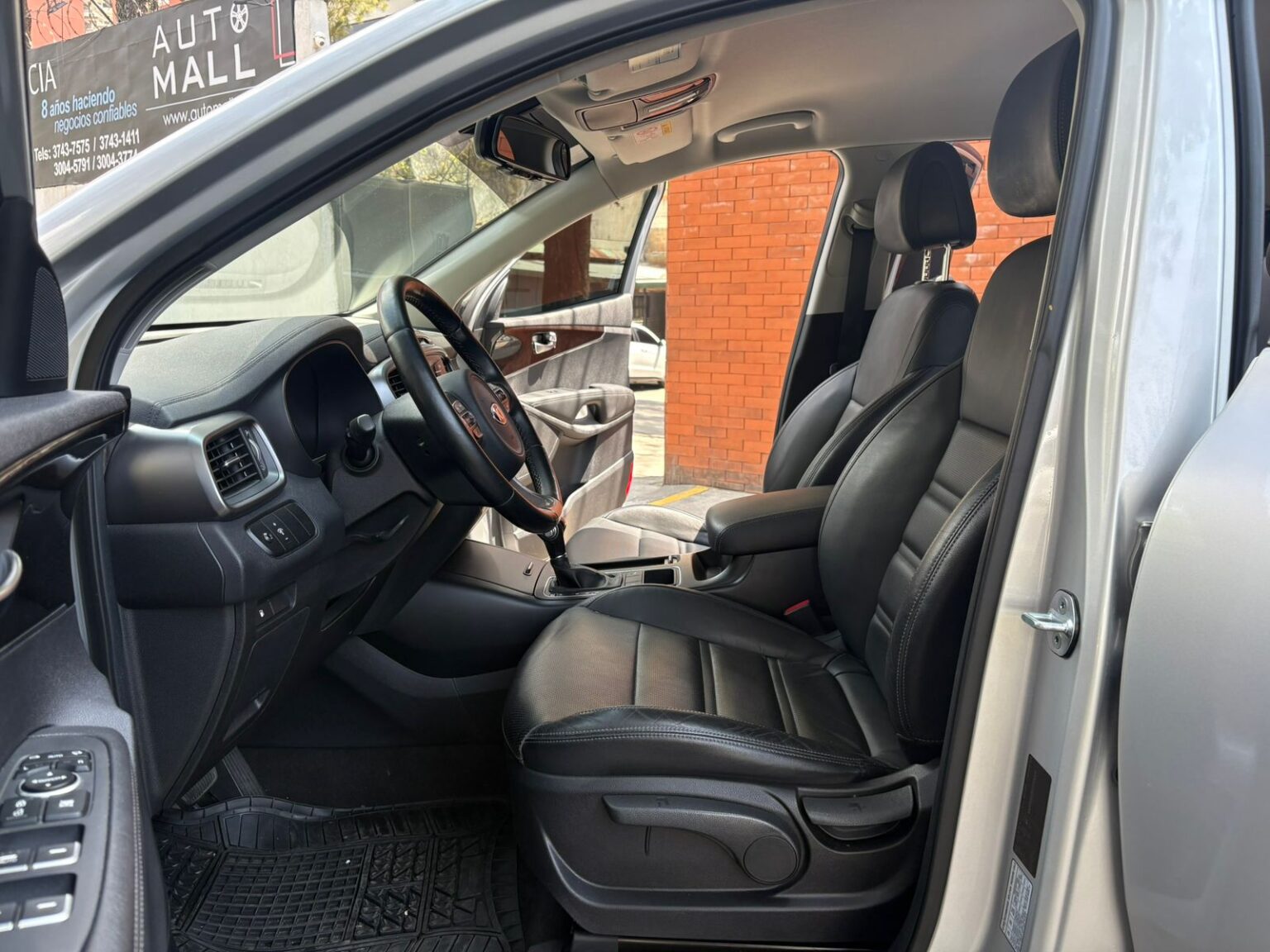 Kia-Sorento-EX-2016-658FYW (8)