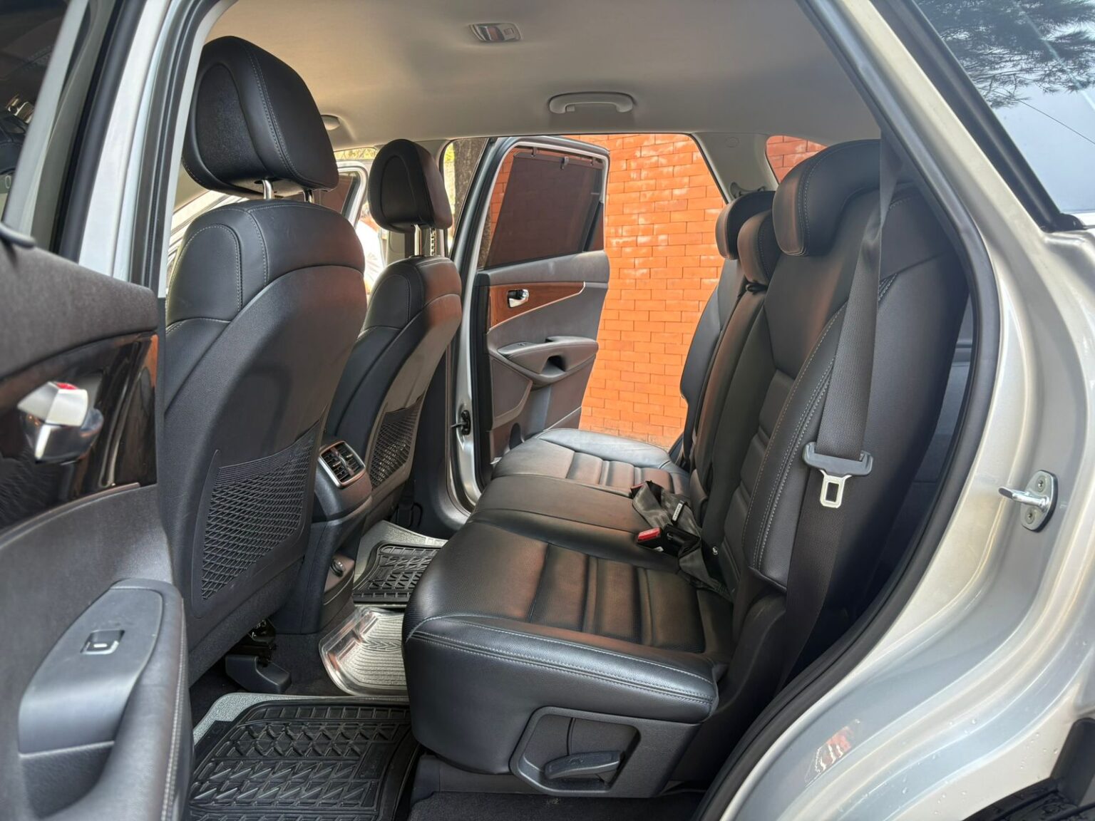 Kia-Sorento-EX-2016-658FYW (9)