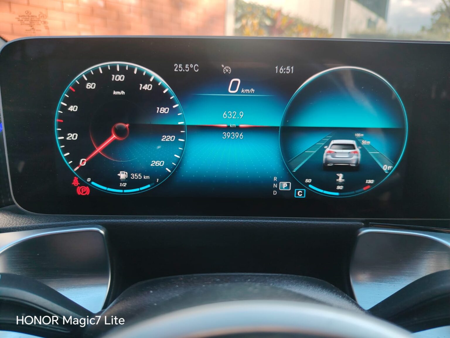 Mercedes-Benz-GLB200-2020-571HSP (11)