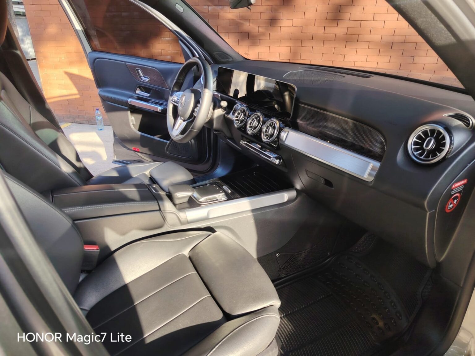 Mercedes-Benz-GLB200-2020-571HSP (13)