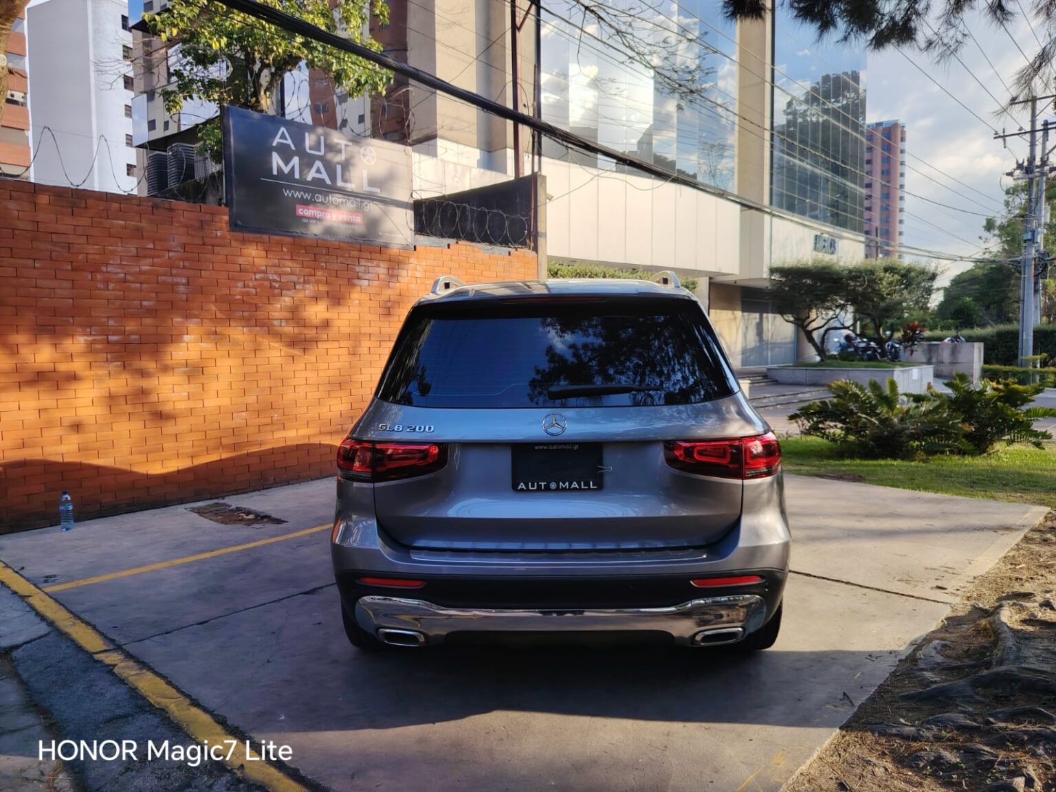 Mercedes-Benz-GLB200-2020-571HSP (14)