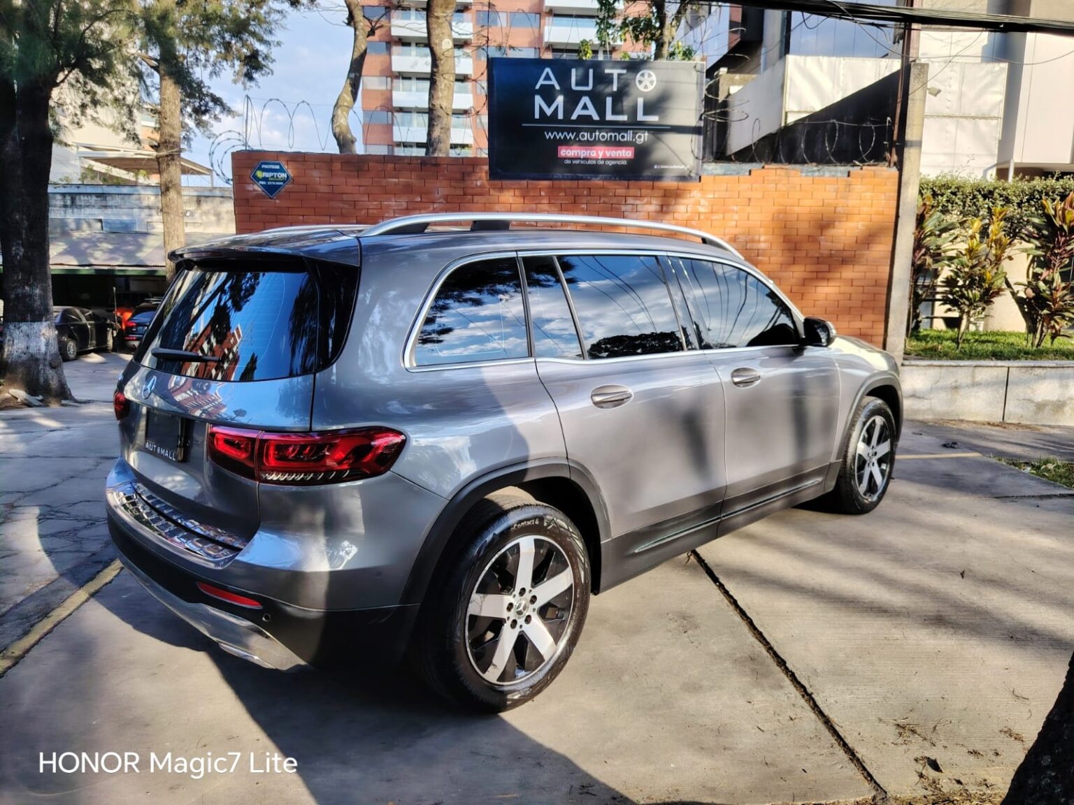 Mercedes-Benz-GLB200-2020-571HSP (6)