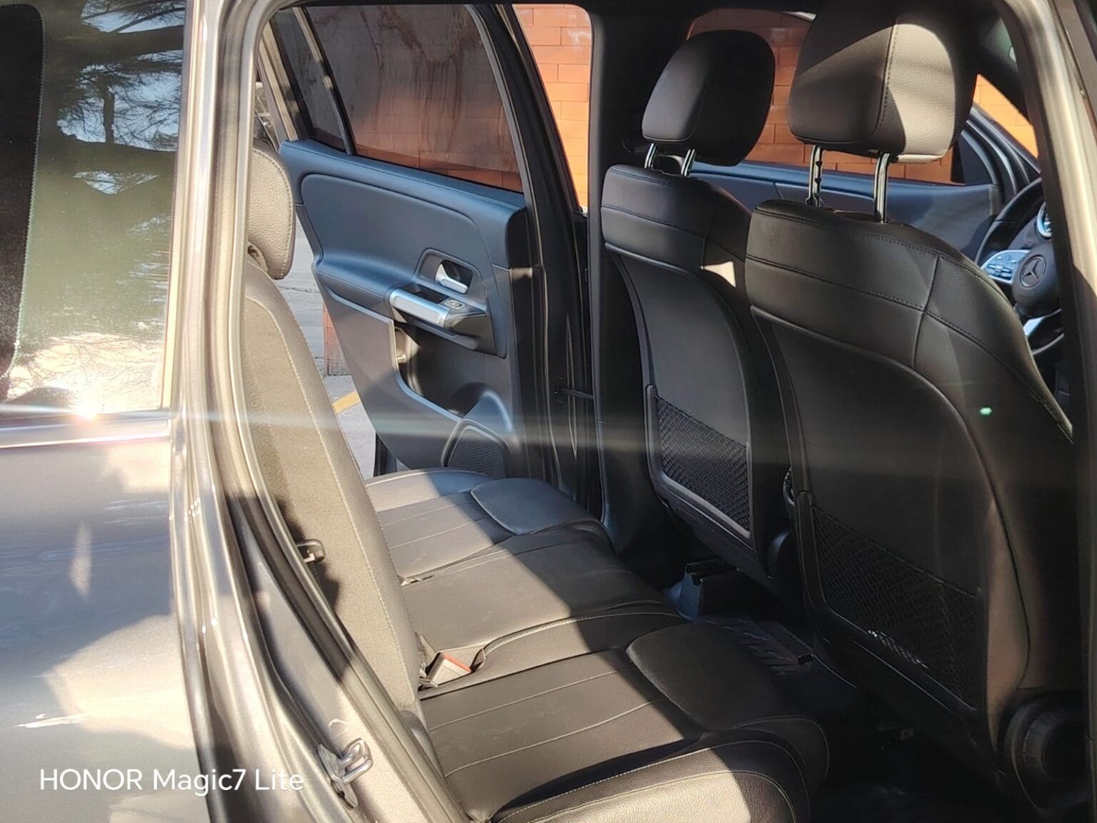 Mercedes-Benz-GLB200-2020-571HSP (9)