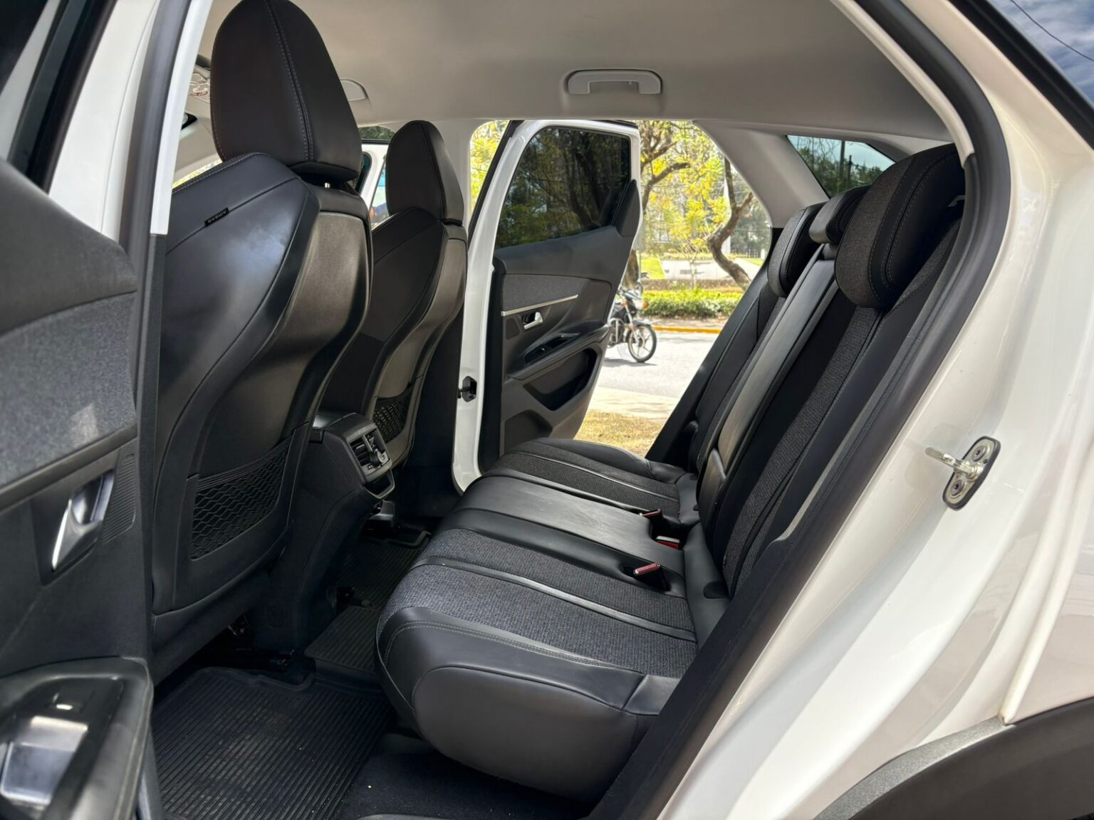 Peugeot-3008-Allure-BA6-2019-483GYQ (9)