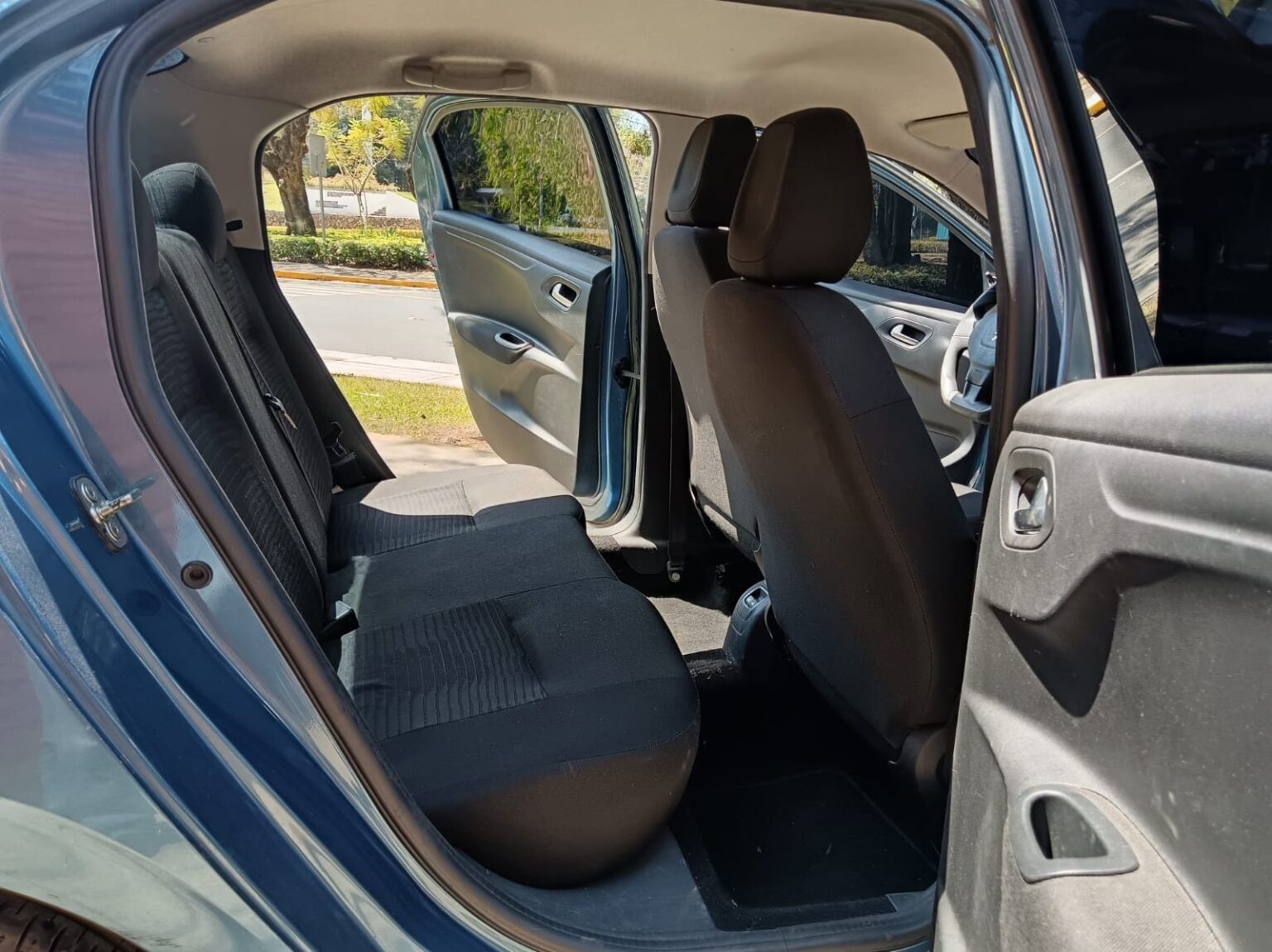 Peugeot-301-Active-2014-547FSD (11)