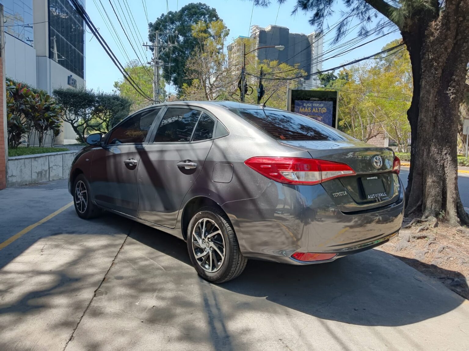 Toyota-Yaris-E-2023-215JXX (15)