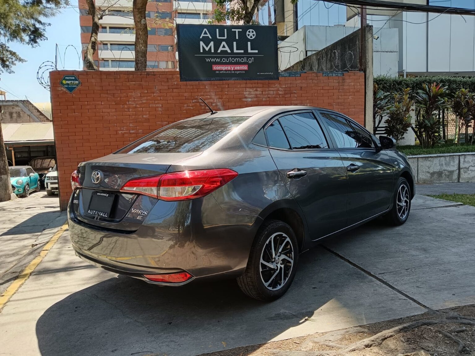 Toyota-Yaris-E-2023-215JXX (17)