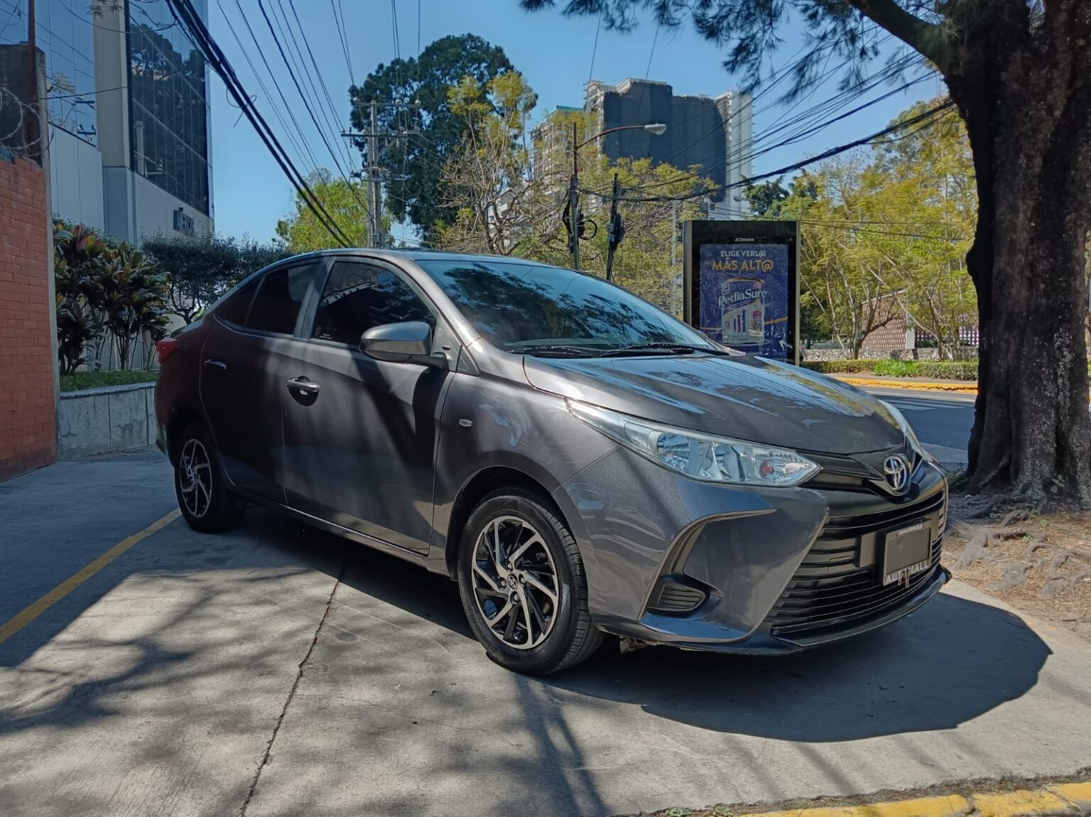 Toyota-Yaris-E-2023-215JXX (7)