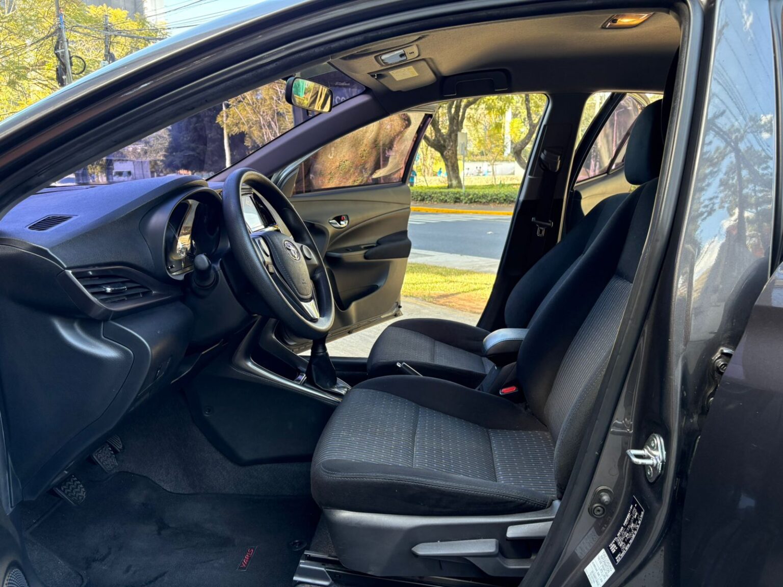 Toyota-Yaris-MT-2022-312JSX (9)