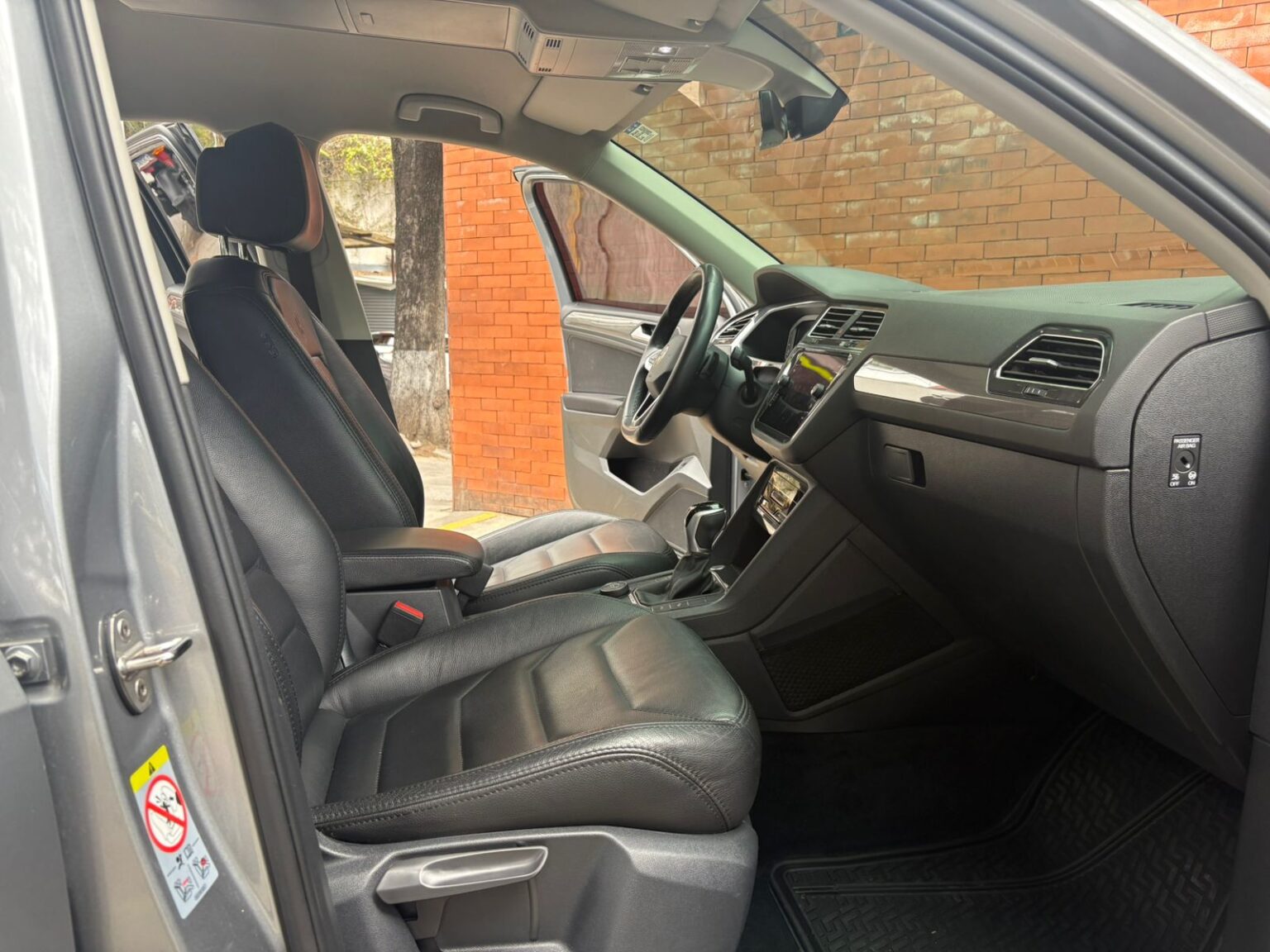 Volkswagen-Tiguan-2022-012JVS (10)