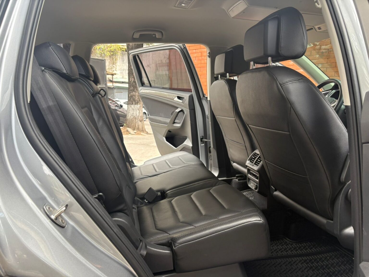 Volkswagen-Tiguan-2022-012JVS (11)