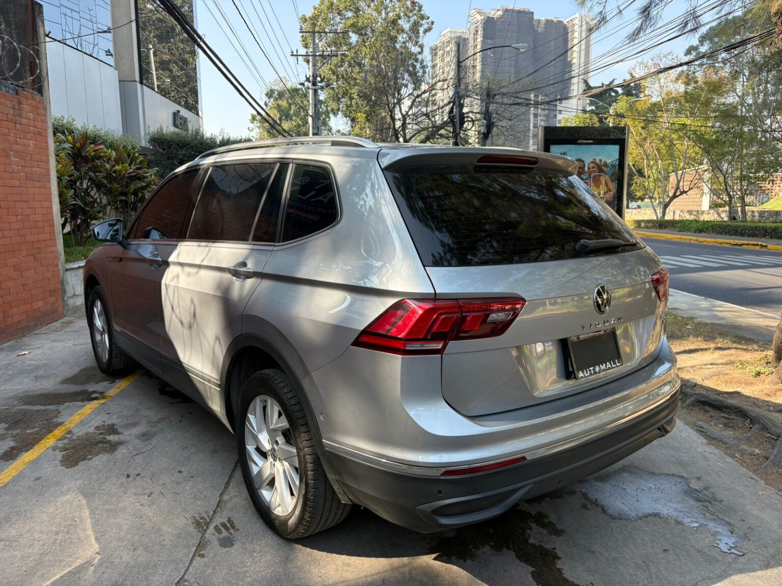 Volkswagen-Tiguan-2022-012JVS (12)