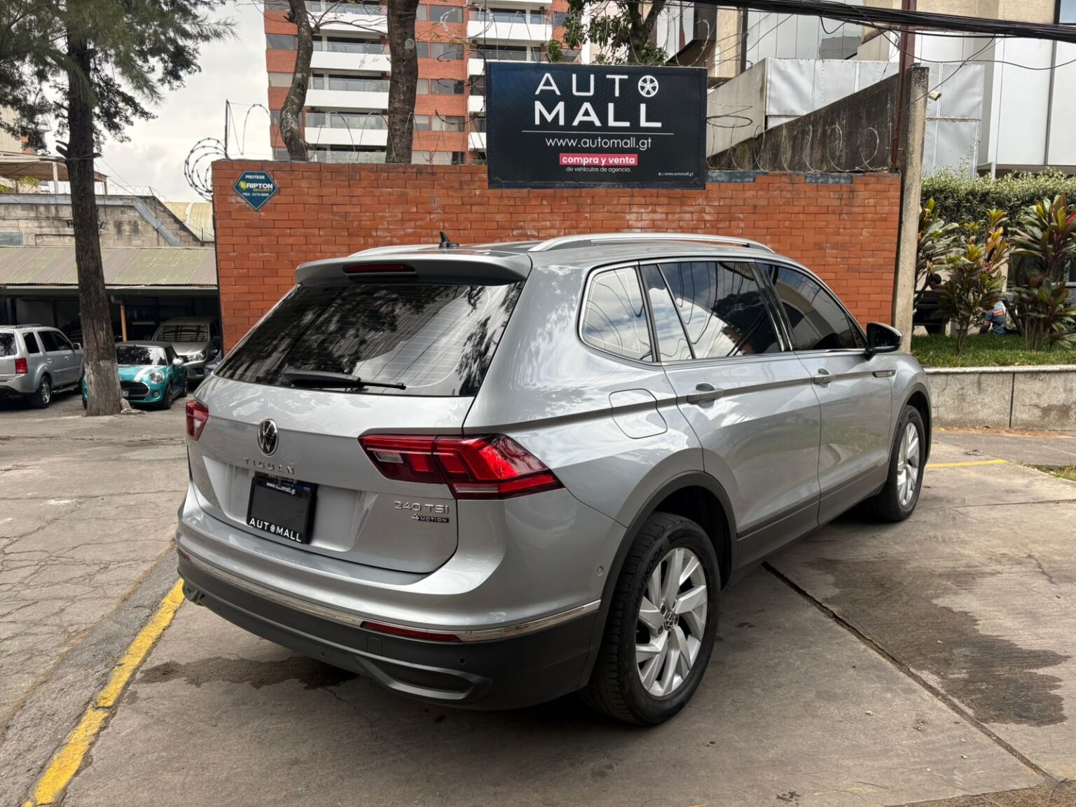 Volkswagen-Tiguan-2022-012JVS (4)