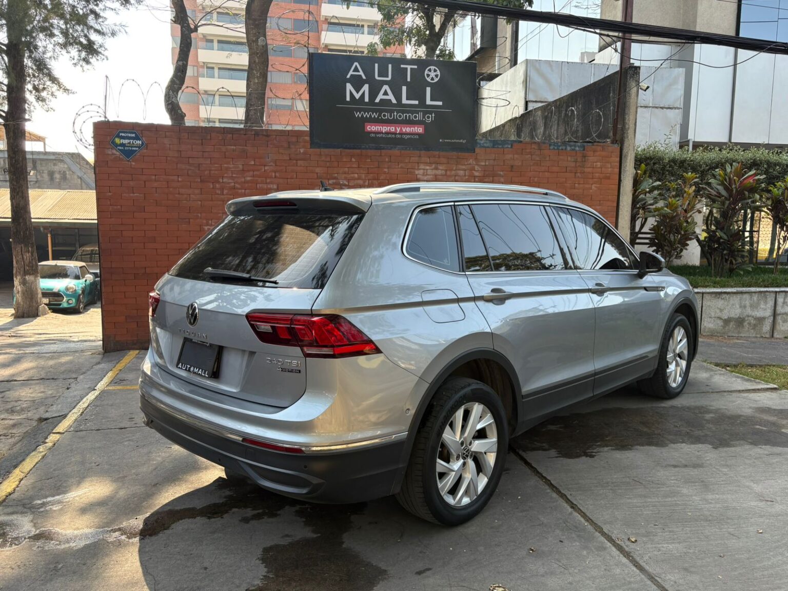 Volkswagen-Tiguan-2022-012JVS (5)