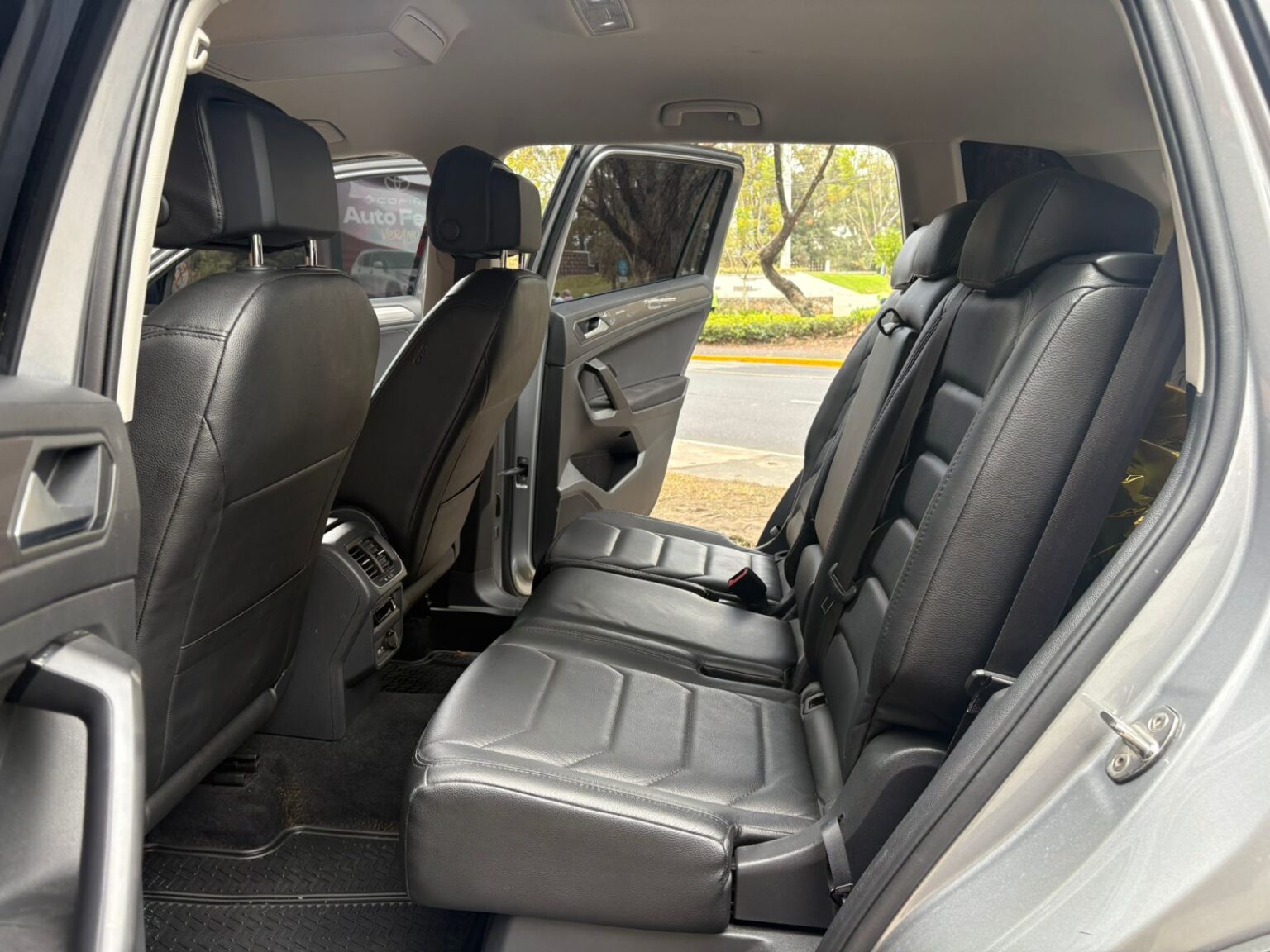 Volkswagen-Tiguan-2022-012JVS (9)