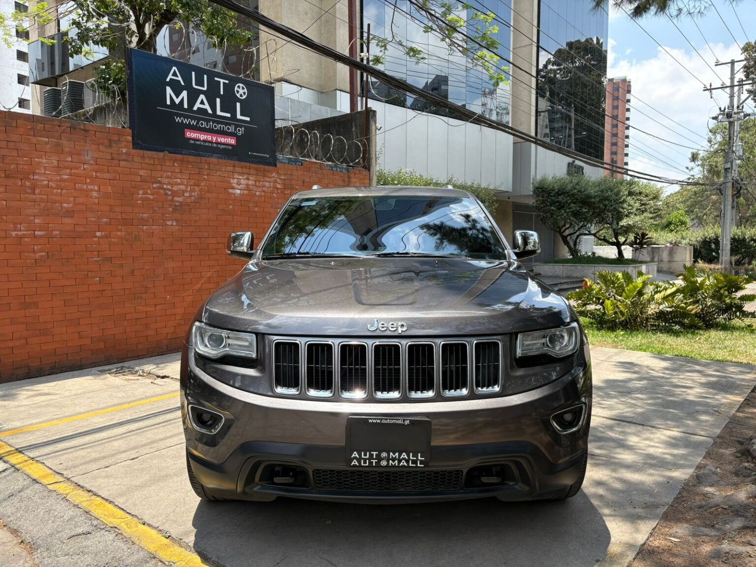 Jeep-Gran-Cherokee-Laredo-2014-023FPF (1)