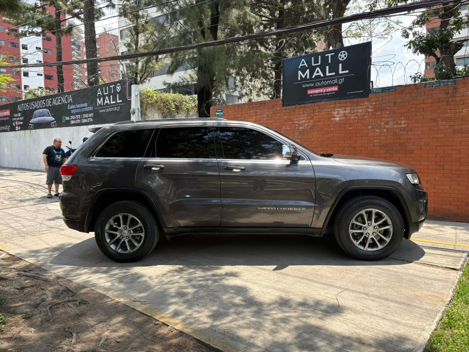 Jeep-Gran-Cherokee-Laredo-2014-023FPF (12)