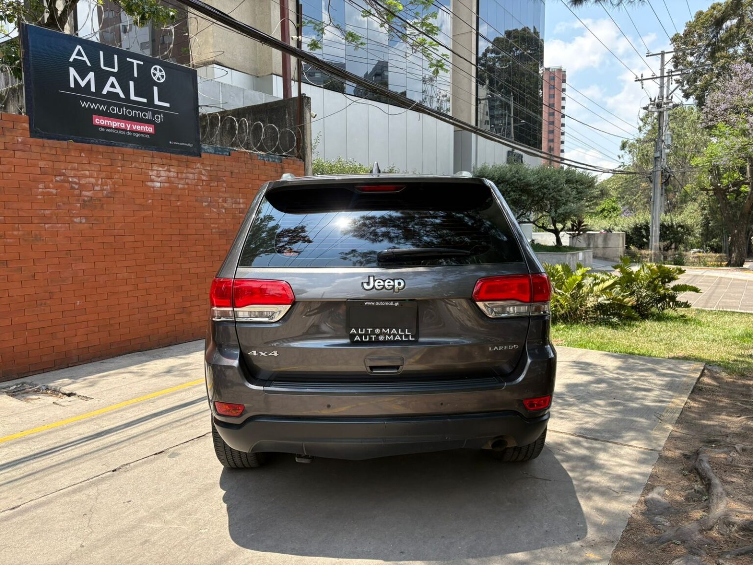 Jeep-Gran-Cherokee-Laredo-2014-023FPF (5)
