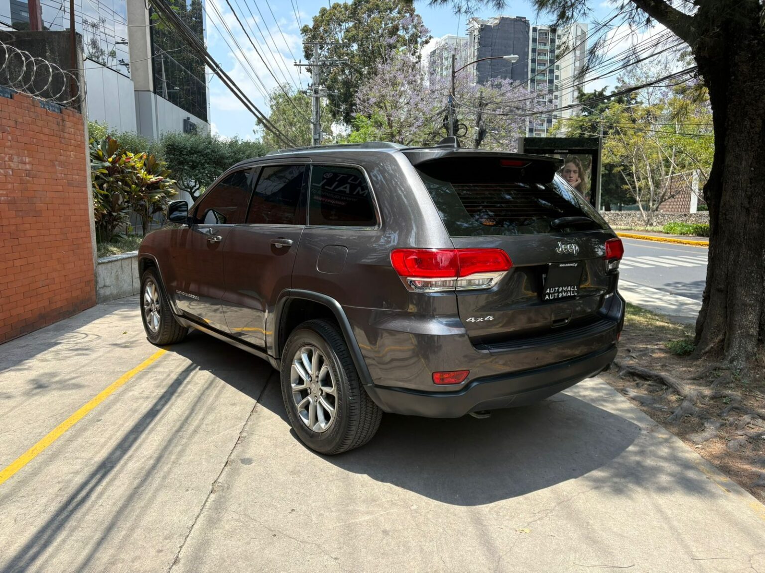 Jeep-Gran-Cherokee-Laredo-2014-023FPF (6)