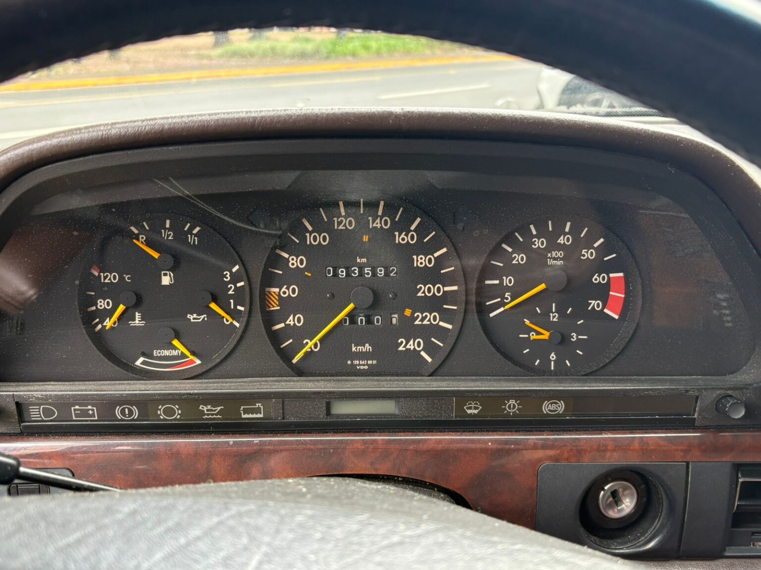 Mercedes-Benz-500SL-1987-225BMP (13)