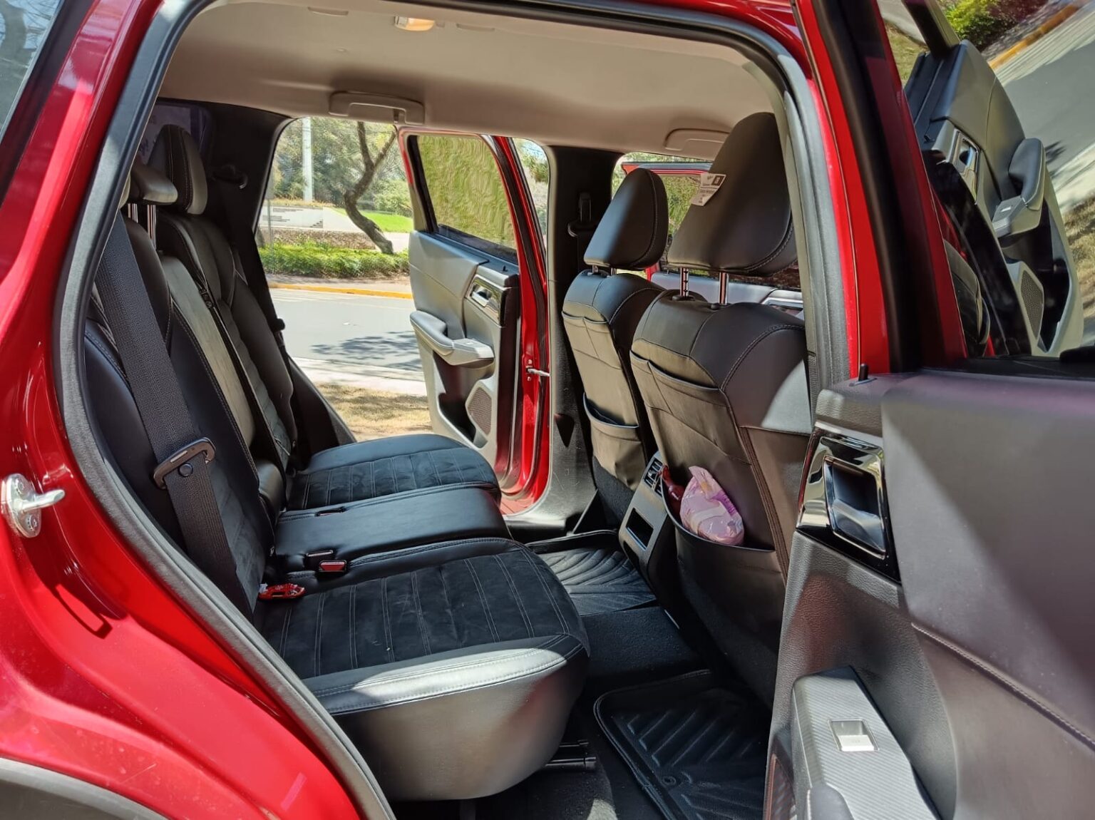 Mitsubishi-Outlander-2023-555JVT (10)