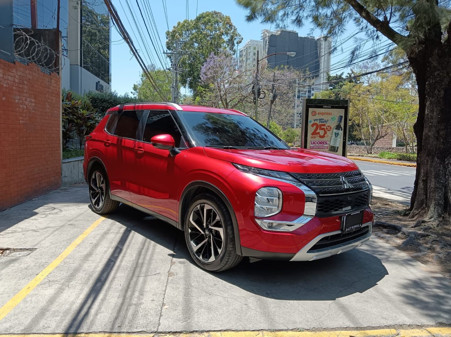 Mitsubishi-Outlander-2023-555JVT (16)