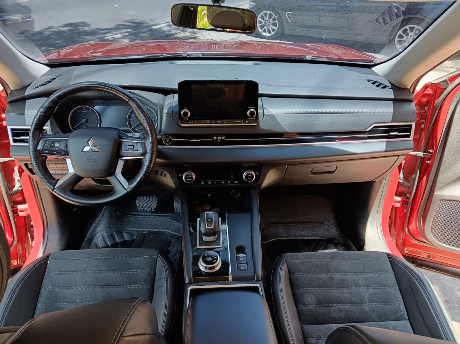 Mitsubishi-Outlander-2023-555JVT (7)