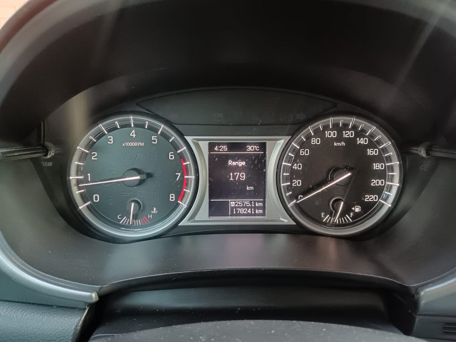 Suzuki-Vitara-MT-2016-196JNP (10)