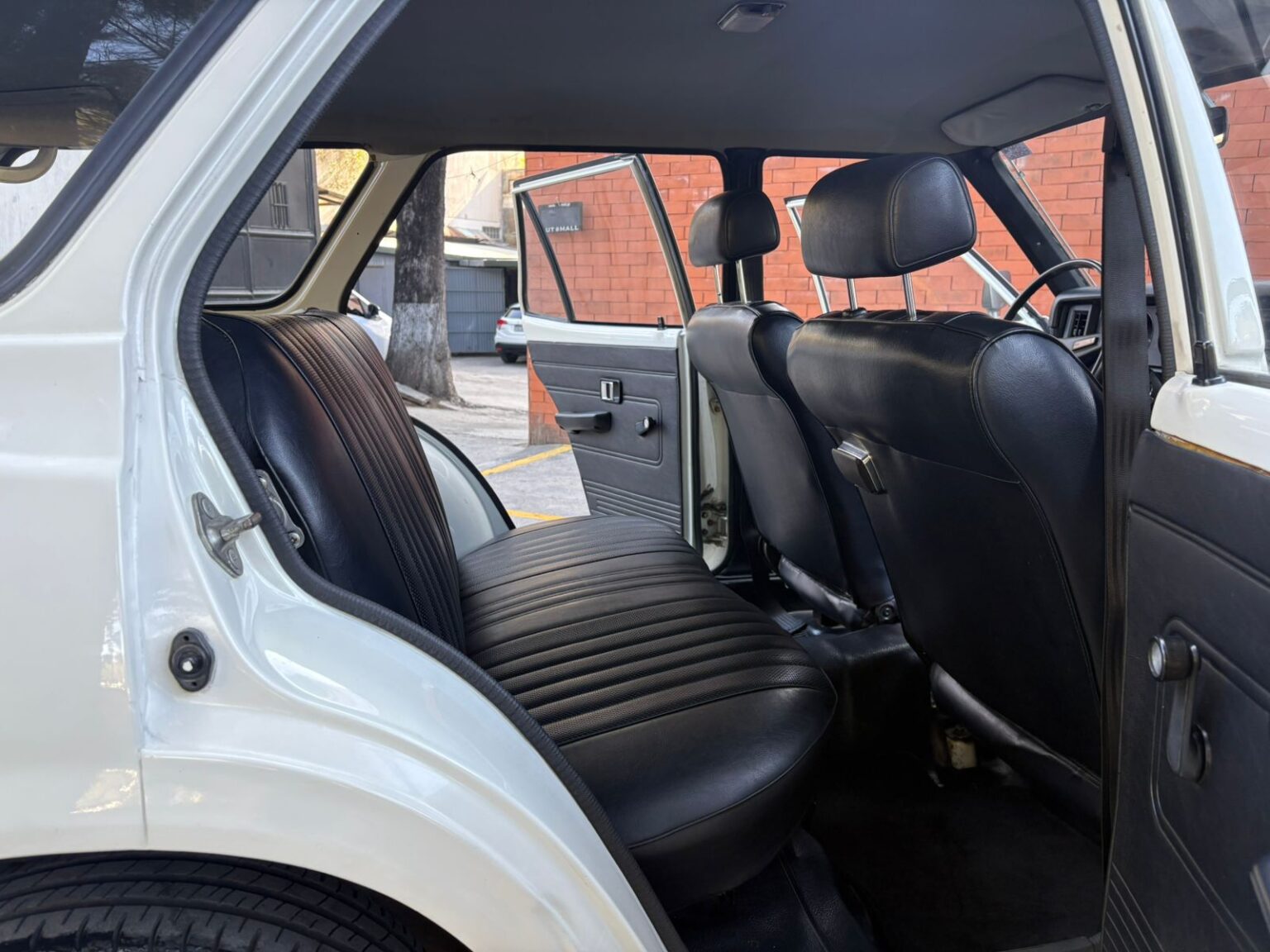 Toyota-Corona-1977-415BDK (11)