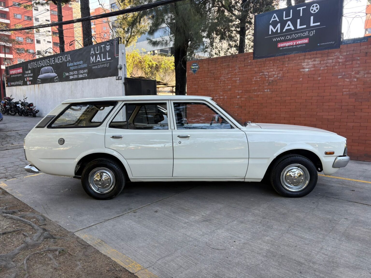 Toyota-Corona-1977-415BDK (3)