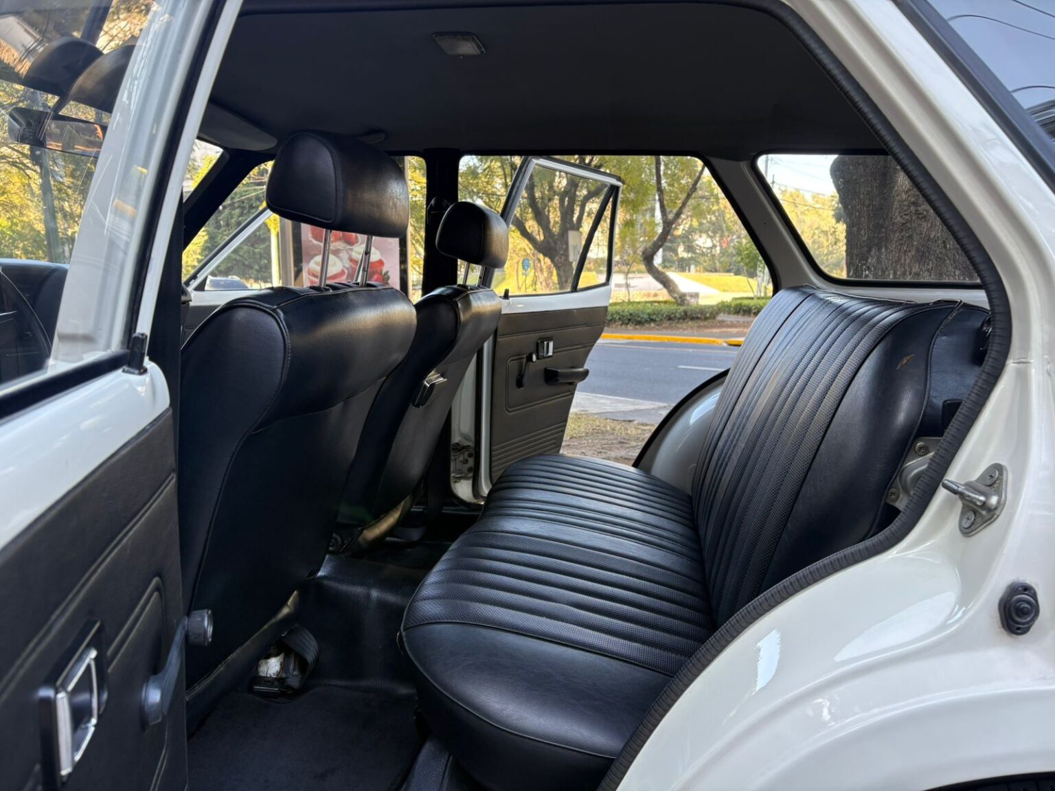 Toyota-Corona-1977-415BDK (9)