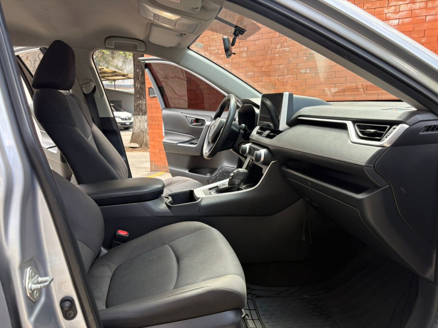 Toyota-Rav4-2023-724JWV (10)