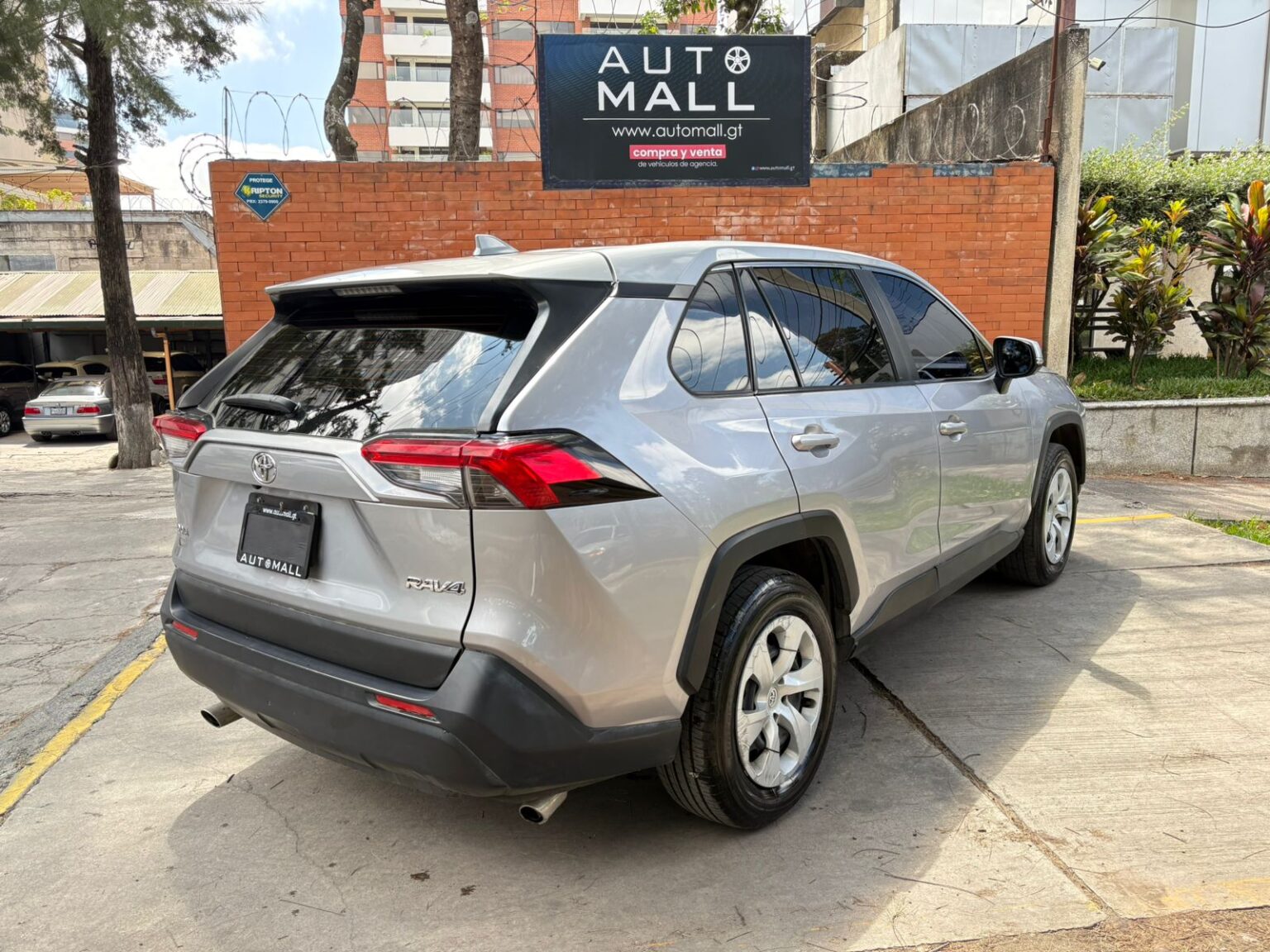 Toyota-Rav4-2023-724JWV (4)