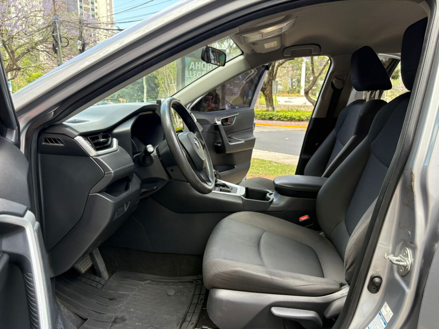 Toyota-Rav4-2023-724JWV (8)