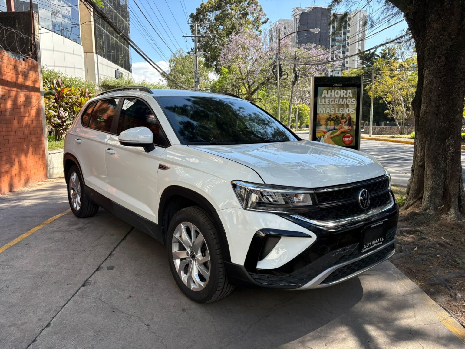 Volkswagen-Taos-2023-611KNH (10)