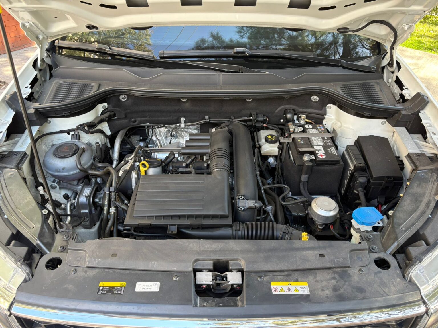 Volkswagen-Taos-2023-611KNH (15)