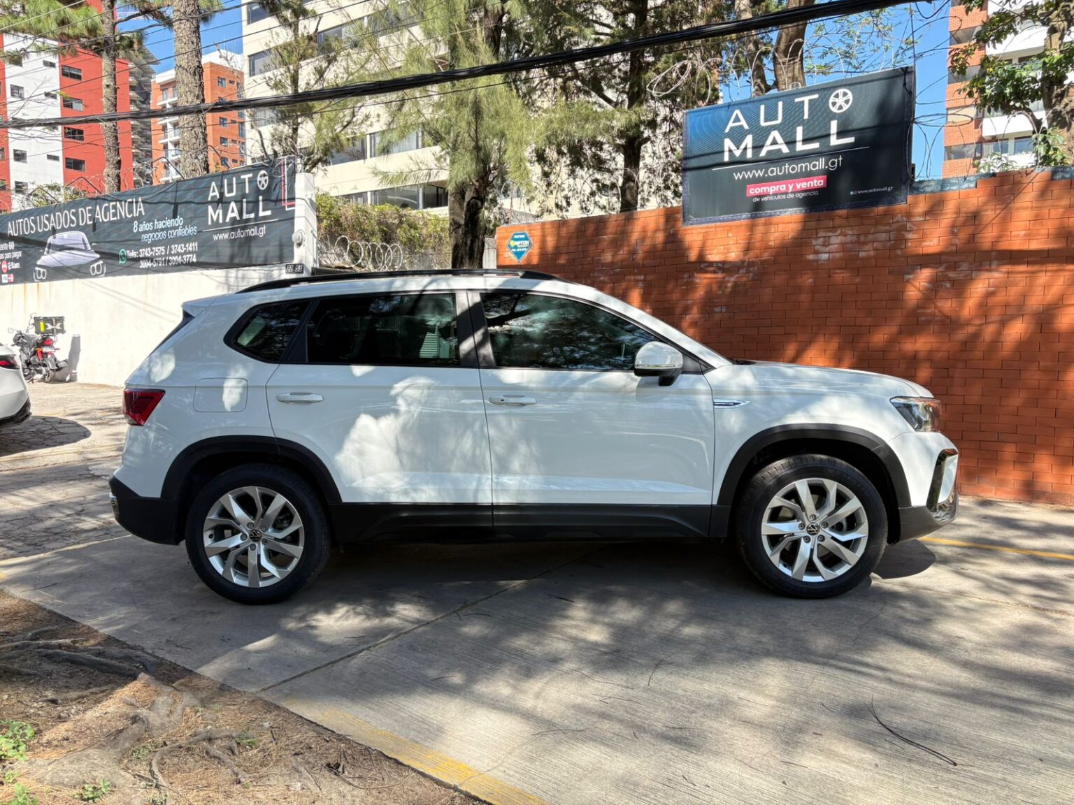 Volkswagen-Taos-2023-611KNH (3)