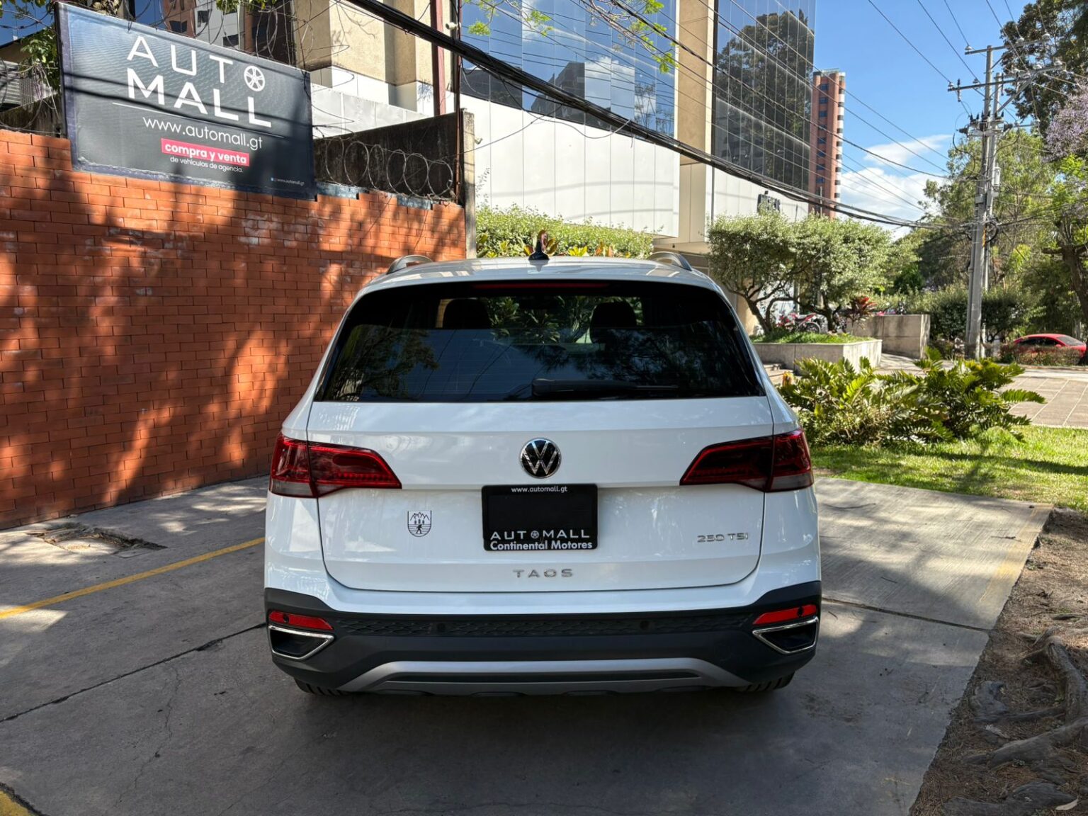 Volkswagen-Taos-2023-611KNH (6)