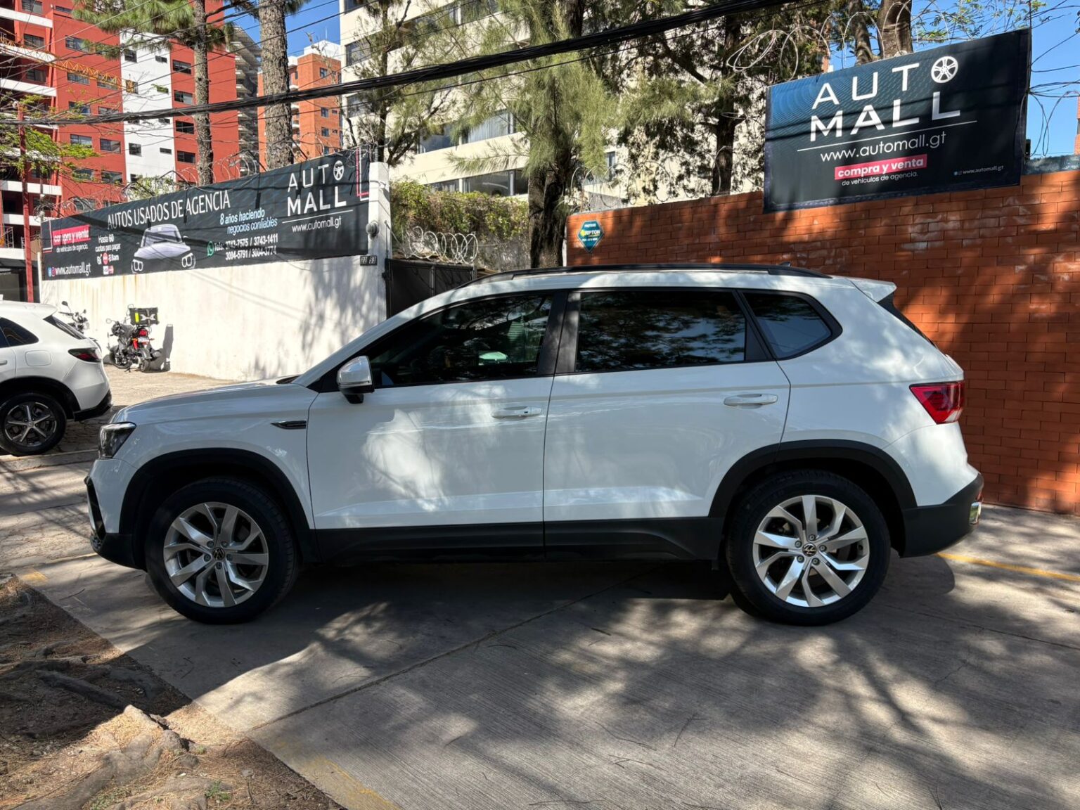 Volkswagen-Taos-2023-611KNH (8)