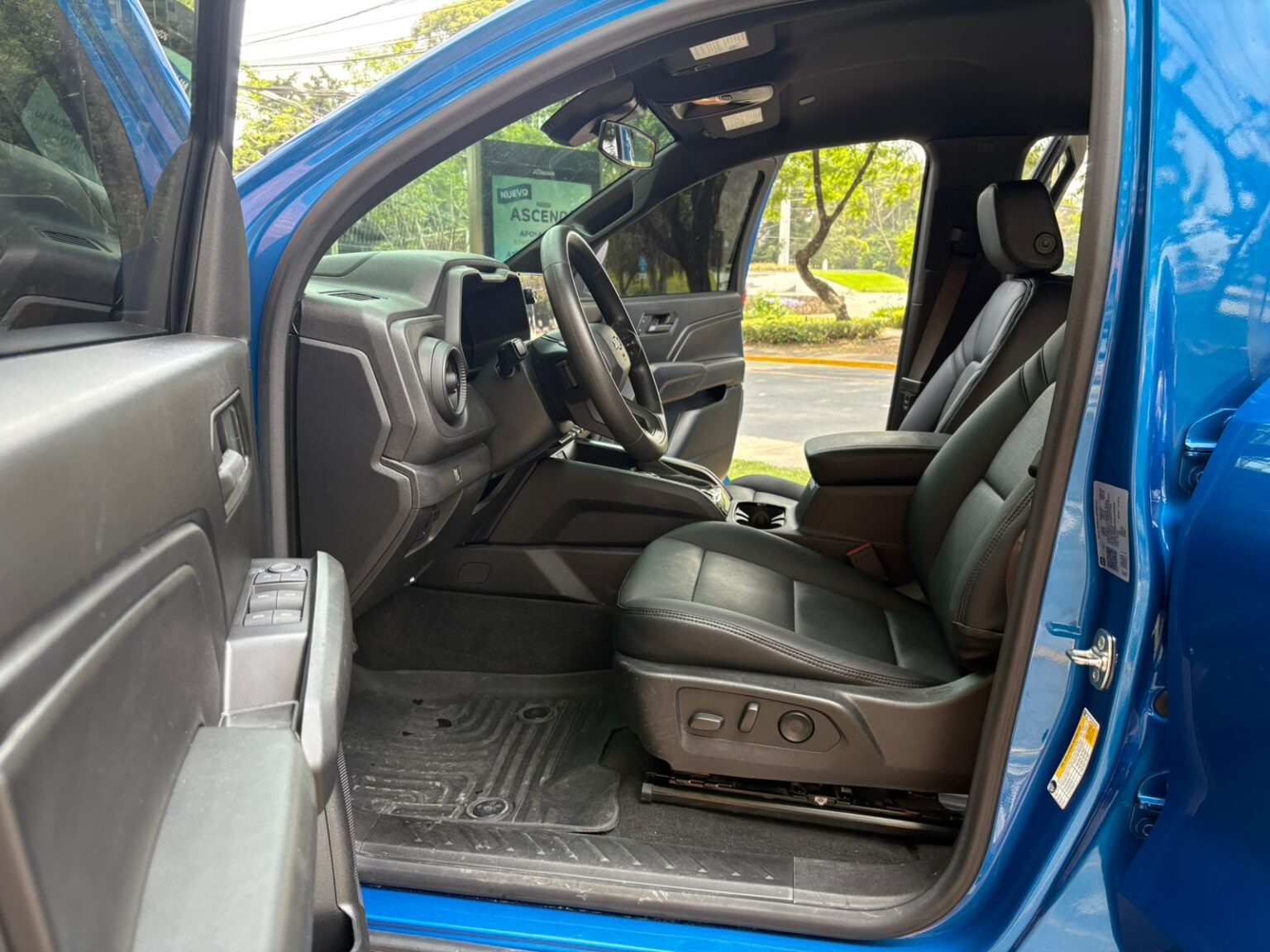 Chevroleet-Colorado-Trail-Boss-2024-247LPC (9)