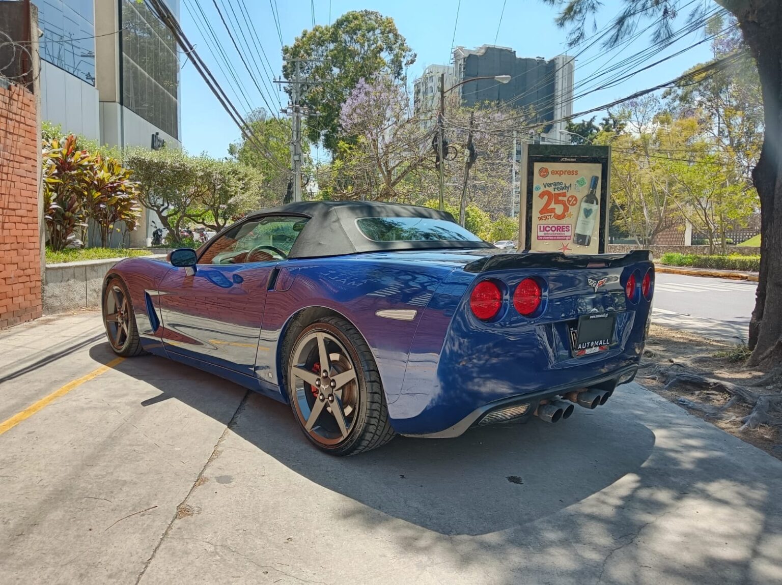 Chevrolet-Corvette-Comvertible-2006-871KHQ (3)