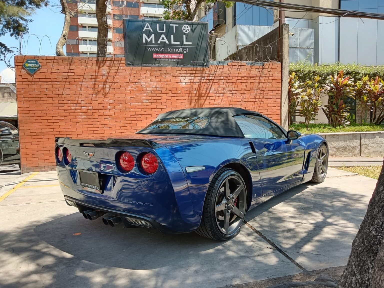 Chevrolet-Corvette-Comvertible-2006-871KHQ (4)