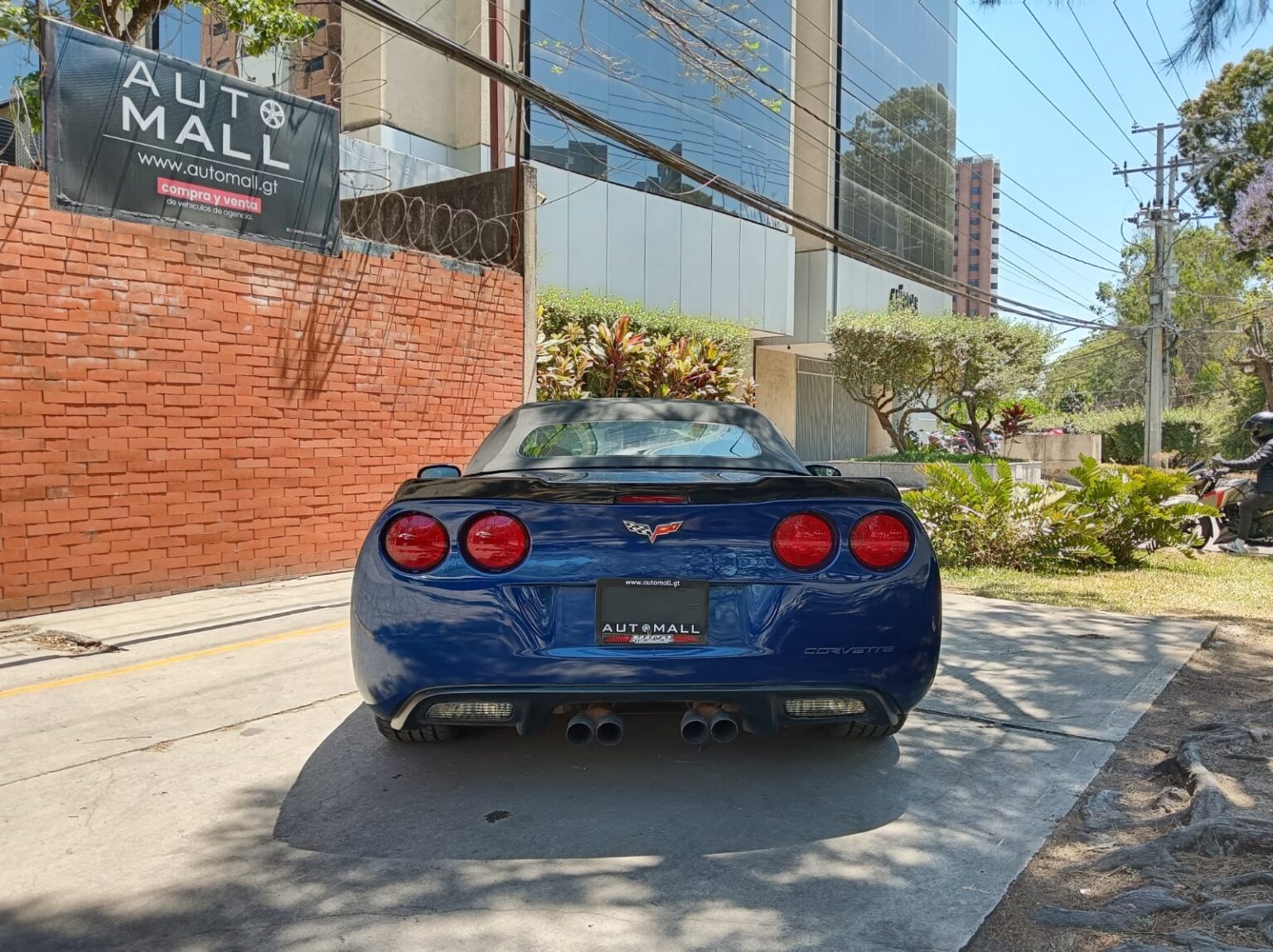 Chevrolet-Corvette-Comvertible-2006-871KHQ (7)