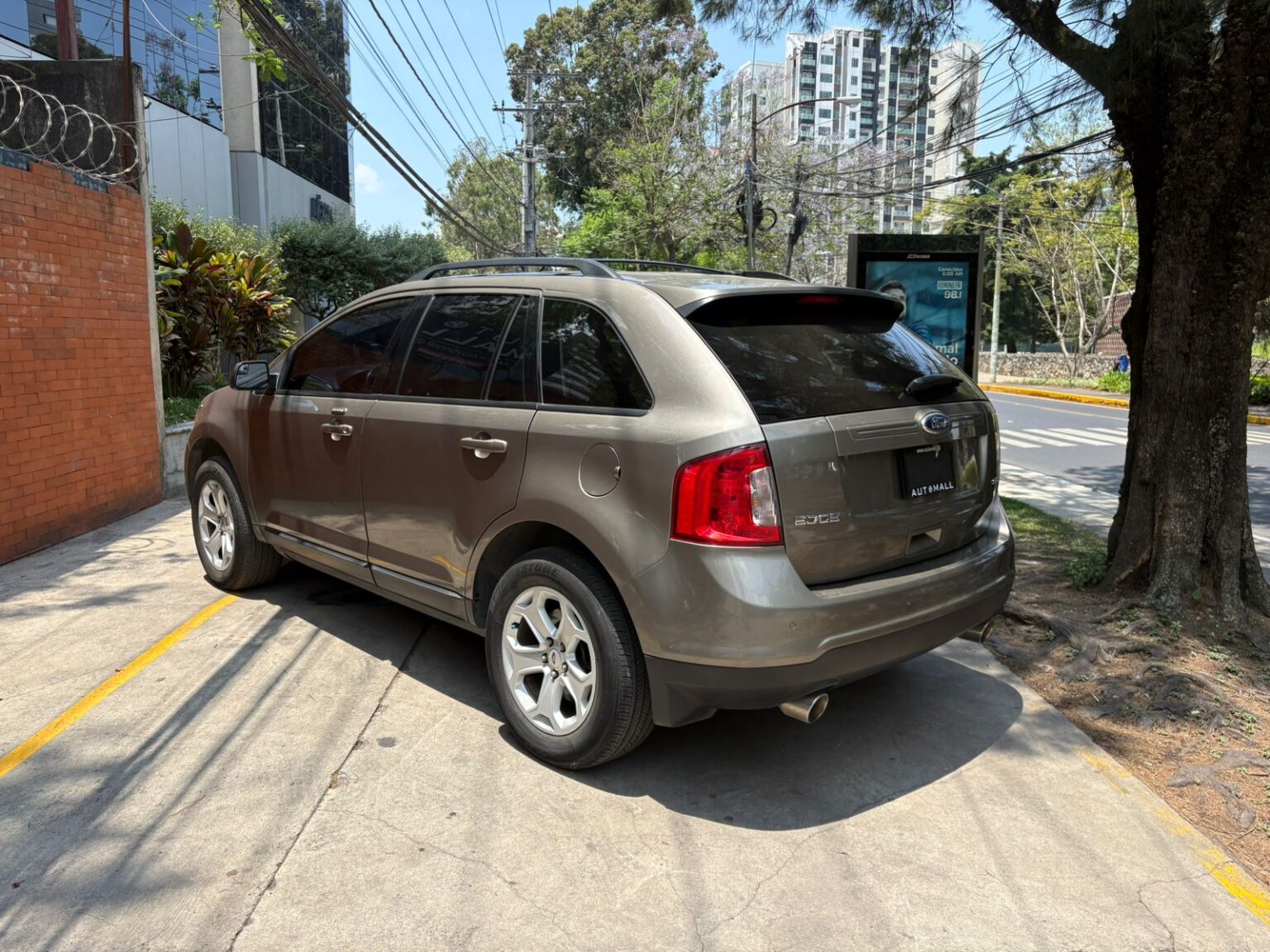 Ford-Edge-SEL-2013-043FMH (12)