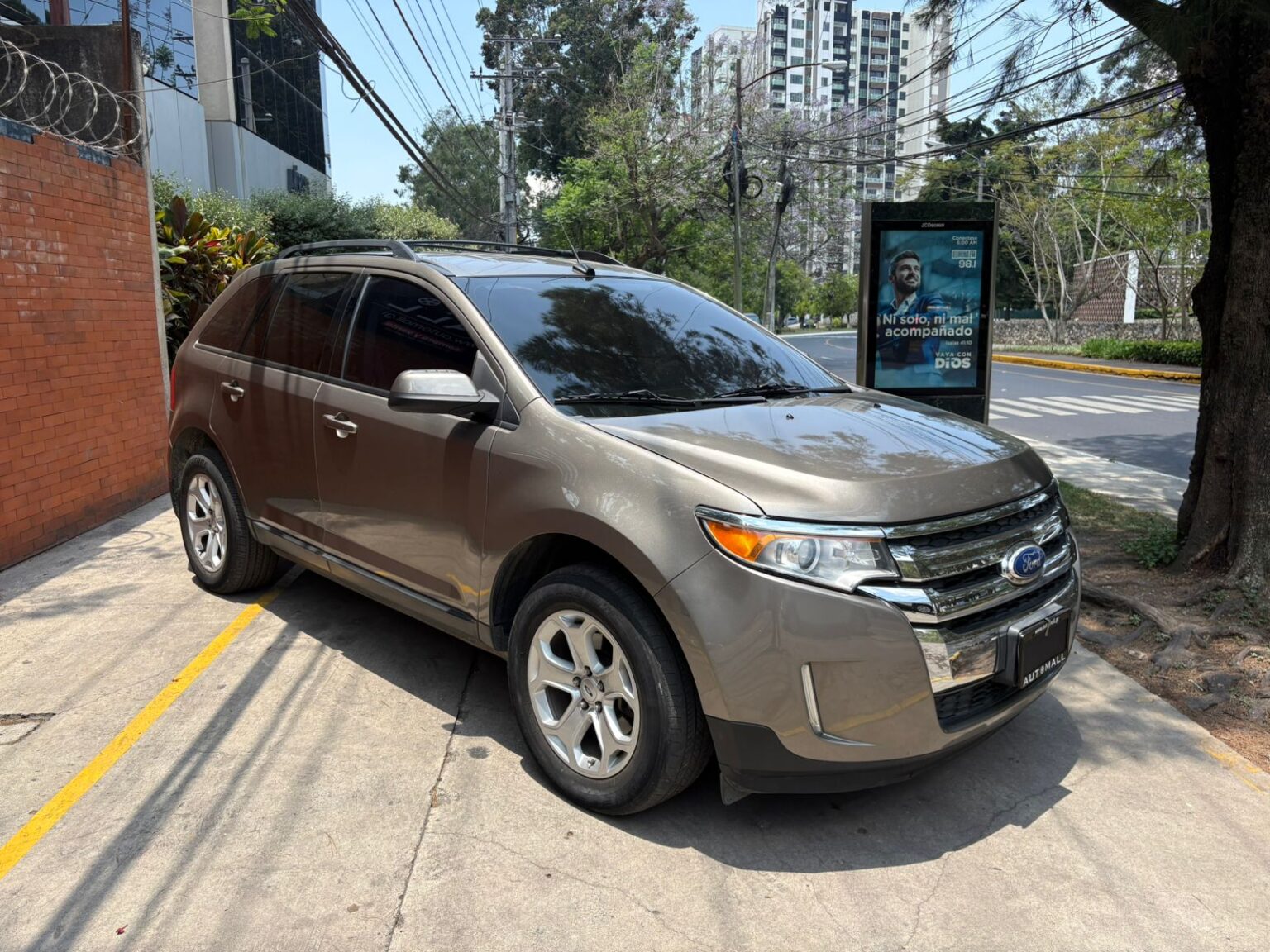 Ford-Edge-SEL-2013-043FMH (2)