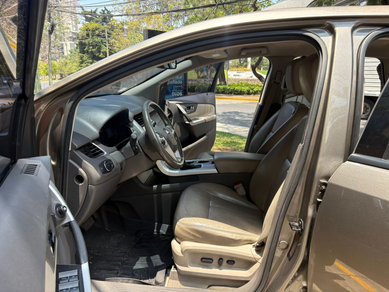 Ford-Edge-SEL-2013-043FMH (8)