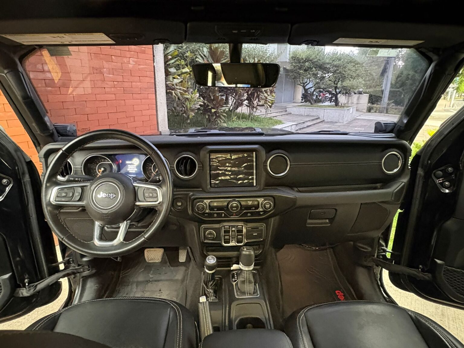 Jeep-Gladiator-Overland-2022-529KKJ (12)