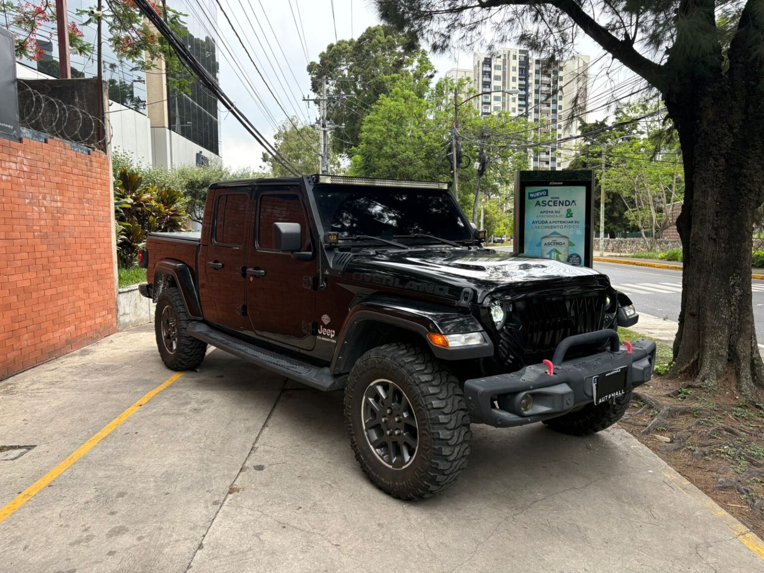 Jeep-Gladiator-Overland-2022-529KKJ (2)